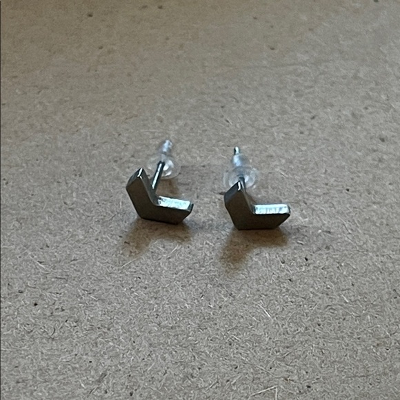 Jewelry - Silver Geometric Stud Earrings